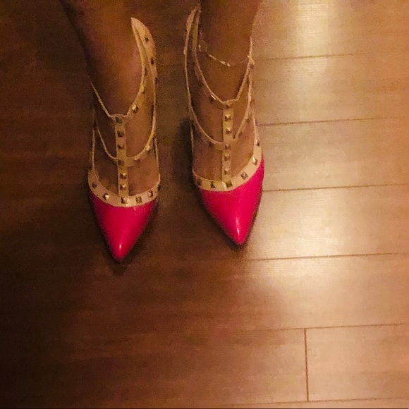 Neon pink heels. Valentino’s style shoes. - Picture 4 of 8